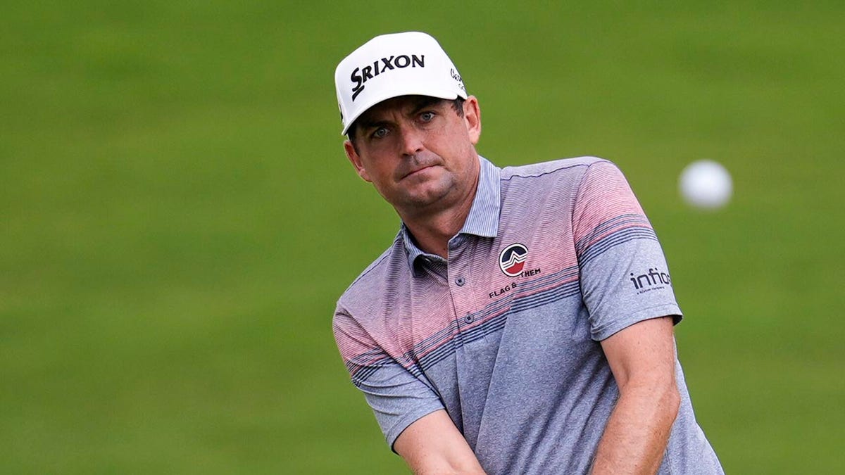 Keegan Bradley chip shot