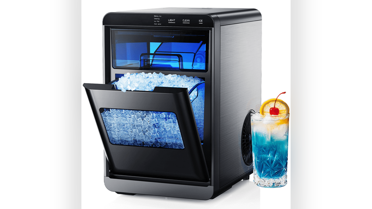 Make sure you always have ice-cold water with the help of a countertop ice maker.