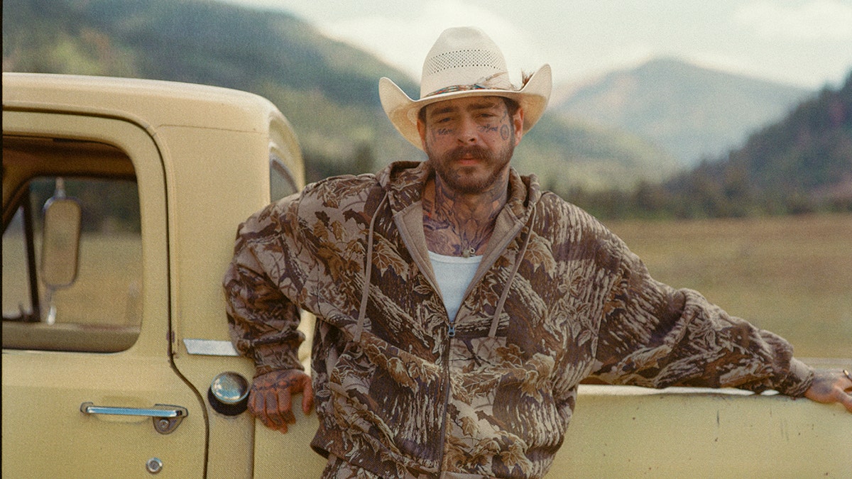 Post Malone wears a cowboy hat