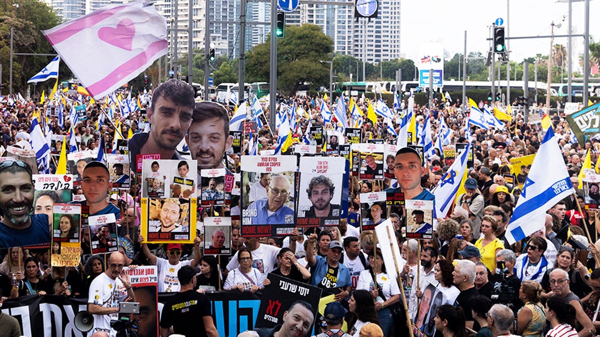 Los manifestantes exigieron el regreso de los rehenes