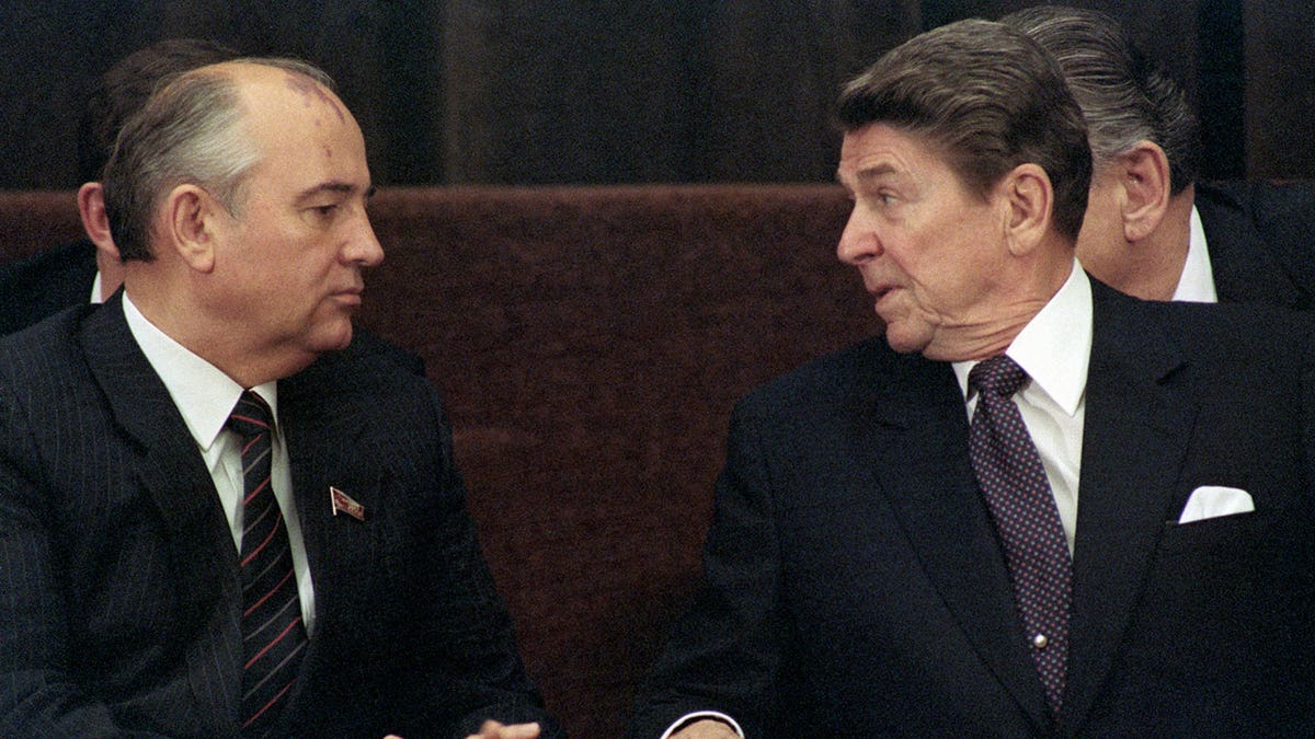 President Reagan meets the Soviet leader Gorbachev in Geneva in 1985