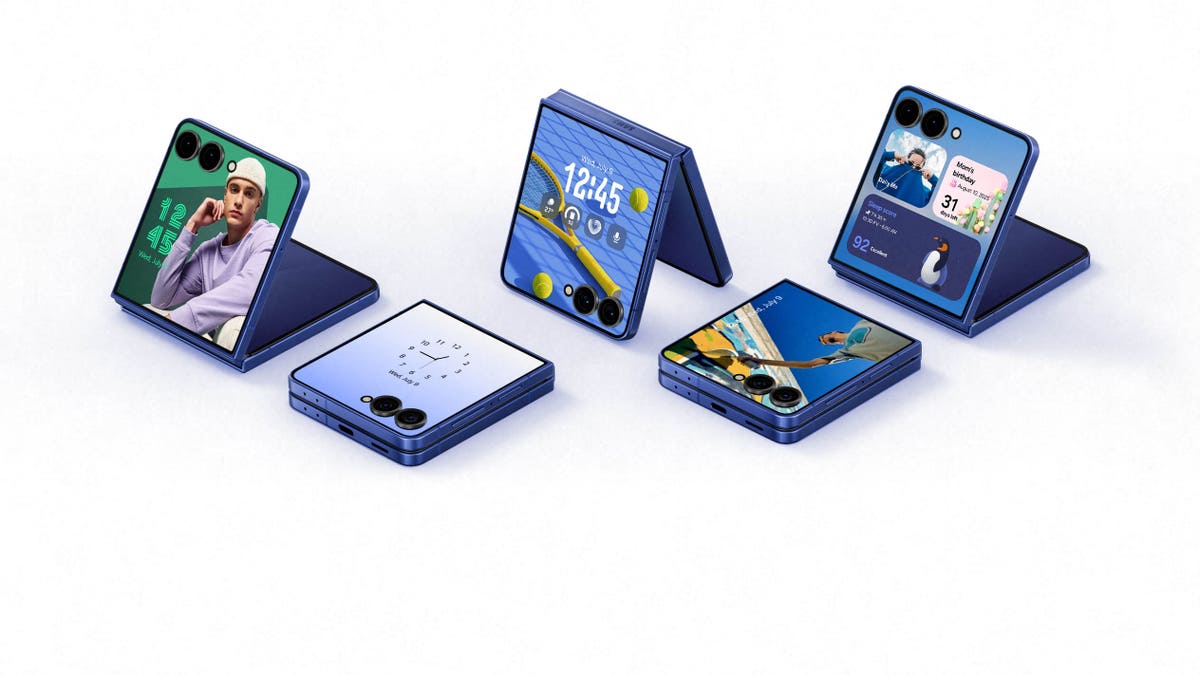A compact phone with high-tech AI features. 