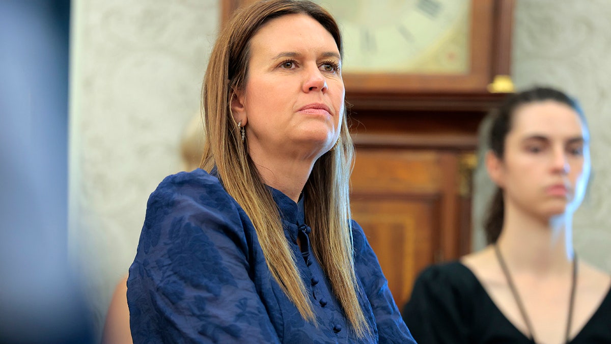 Penguasa Arkansas Sarah Hakabi Sanders di Washington