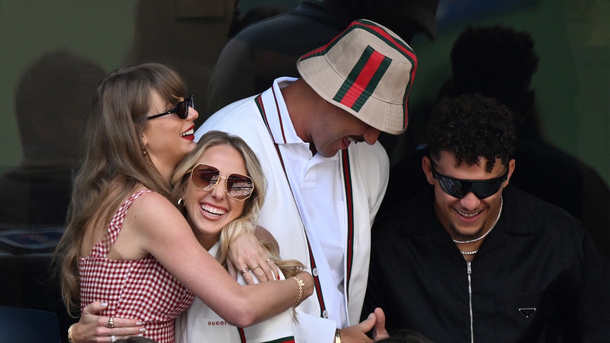 Taylor Swift, Brittany Mahomes, Travis Kelce and Patrick Mahomes at a tennis match