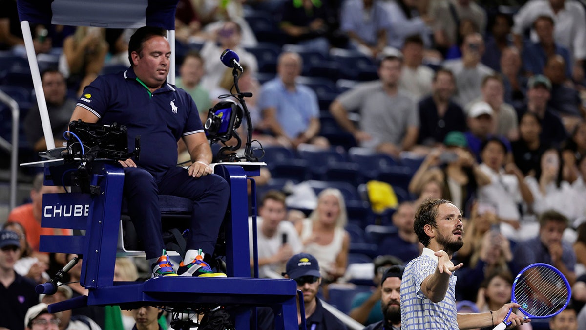 Daniil Medvedev complains