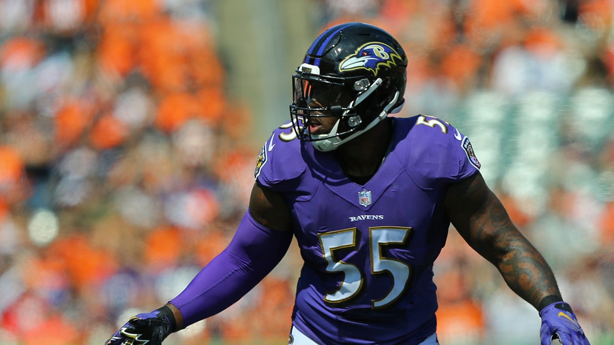 terrell-suggs Dashcam footage shows the branding gun on the Terrel Saggery on Starbucks