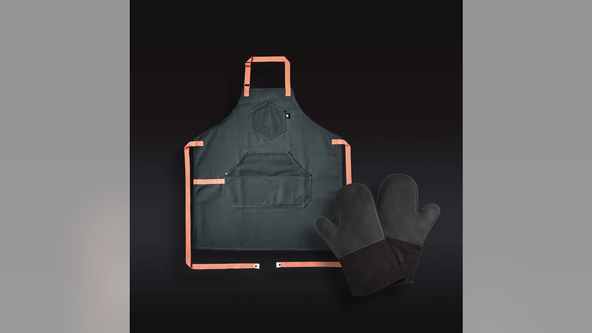 This is your sign to toss out your dirty oven mitts for something brand new.