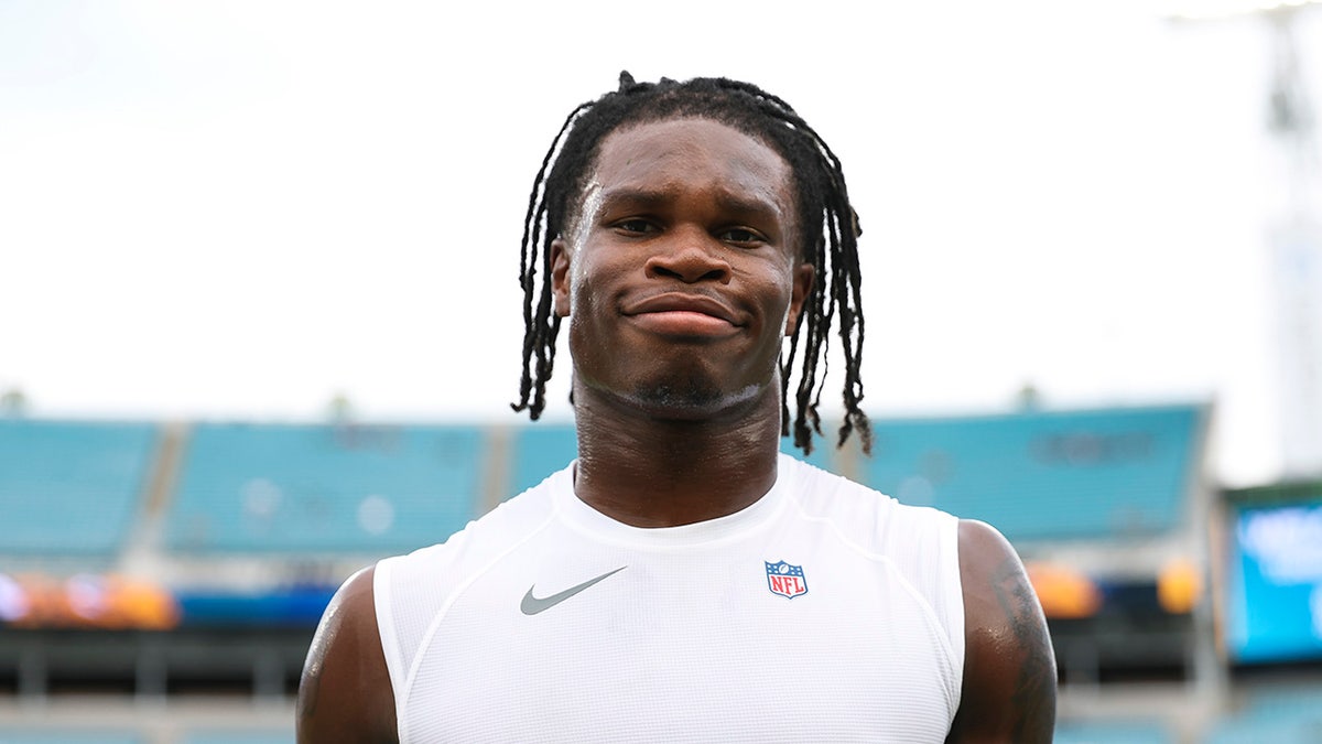 Travis Hunter before Steelers game