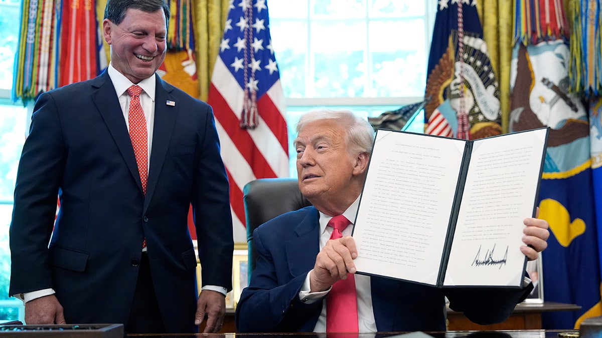 Trump commemorates the 90th anniversary of the founding of the Social Security Act 
