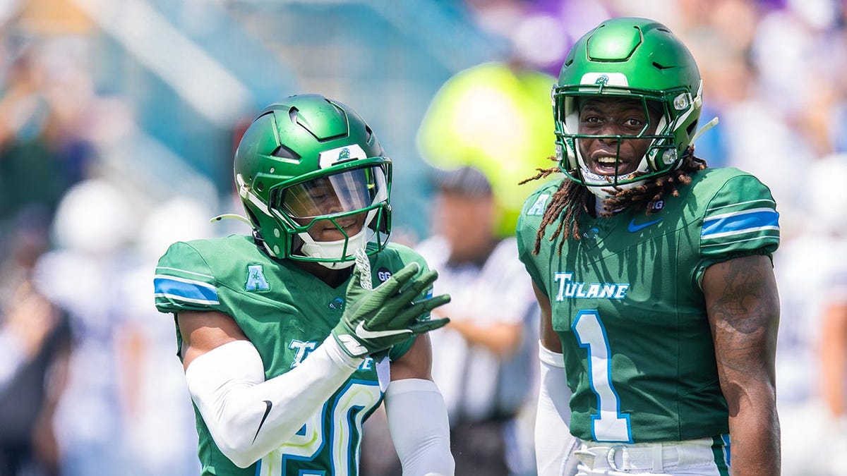 Tulane players