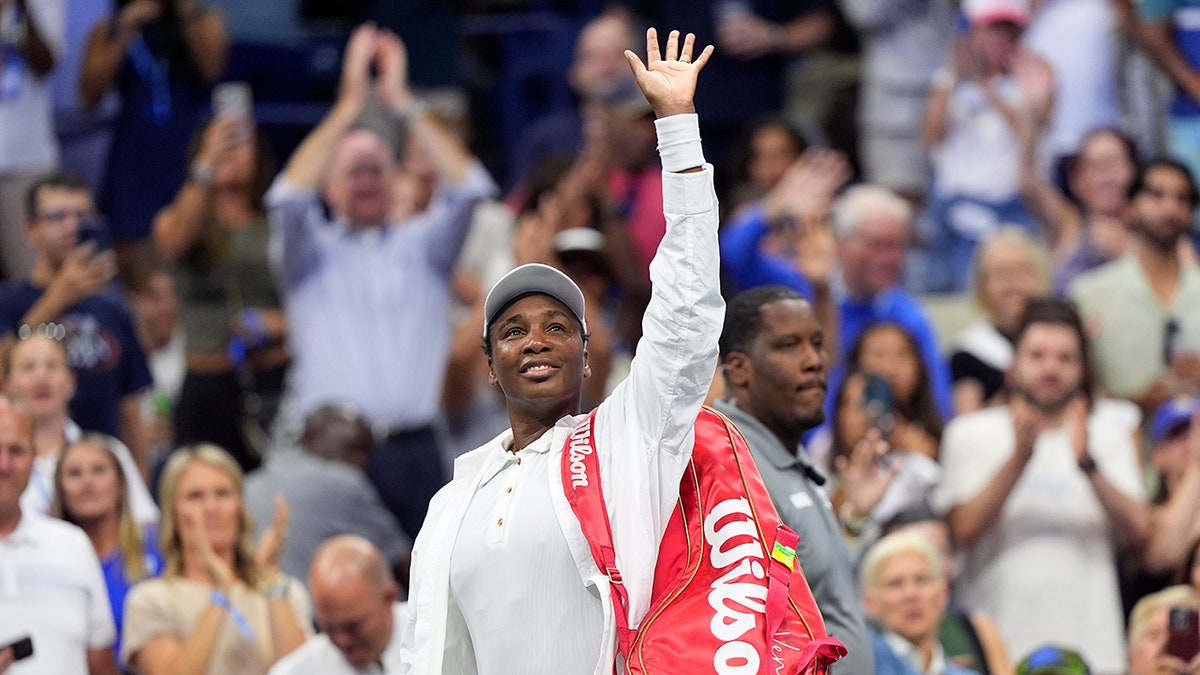 Venus Williams acknowledges the US Open crowd