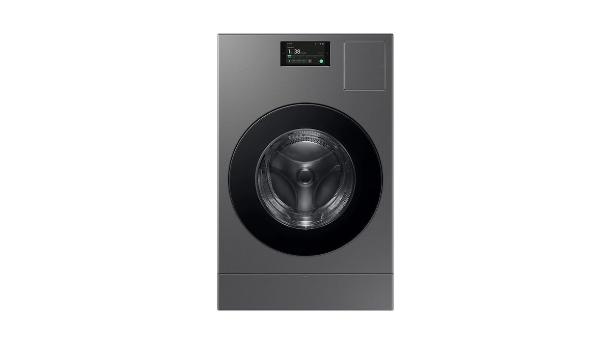 Doing your laundry is easy with this washer and dryer combo with AI features. 