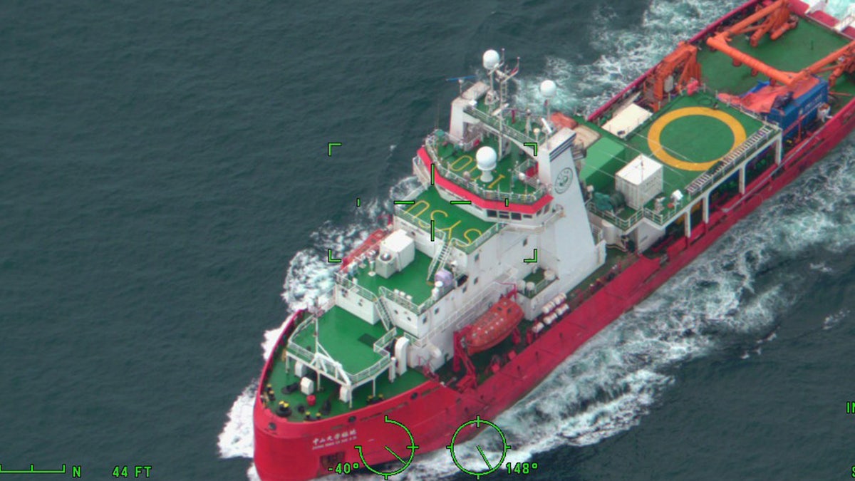 Chinese research ships in the Arctic