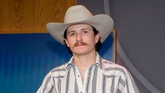 Country singer ends concert early after fans throw beer at stage during Oklahoma performance