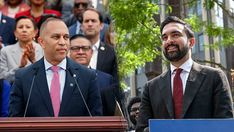 Top House Dem sides with Mamdani critics on key controversy surrounding his campaign: 'Legitimate issue'