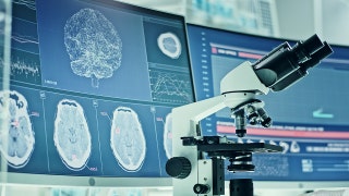 Tiny autonomous robots can now swim on their own