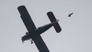 Skydiver dies after midair collision with another jumper during group jump in Washington state