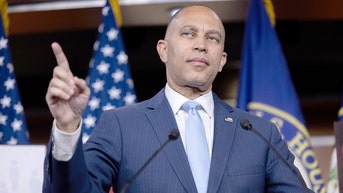 Jeffries cornered on 'hypocritical' Democrat redistricting strategy - Fox News