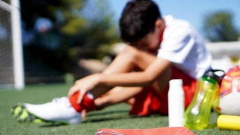 Football player's mother warns about hidden risk coaches miss during practice - Fox News