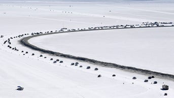 Veteran driver dies after losing control at 283 mph during record attempt at salt flats - Fox News