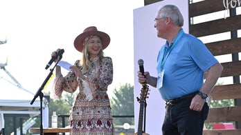 Former Kroger CEO must explain reason for resignation to court in pop star Jewel's ongoing lawsuit