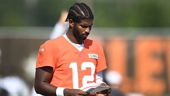 Shedeur Sanders' practice abbreviated due to shoulder soreness as fellow QB returns from injury