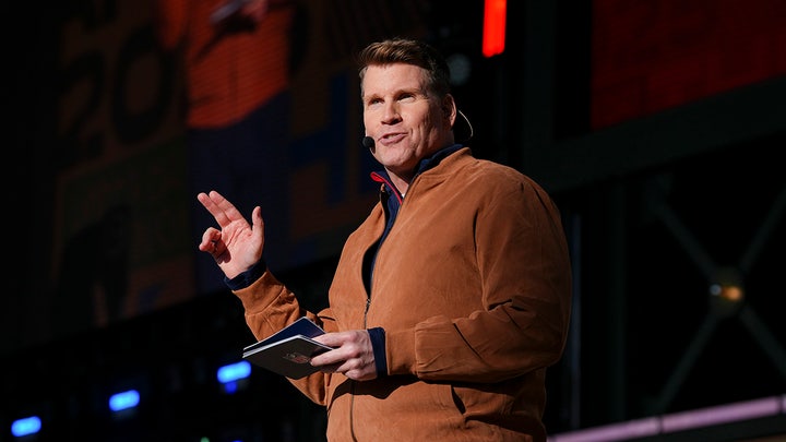 Danny Parkins’ top 10 teams in the NFL entering the 2025-26 Season | The Herd