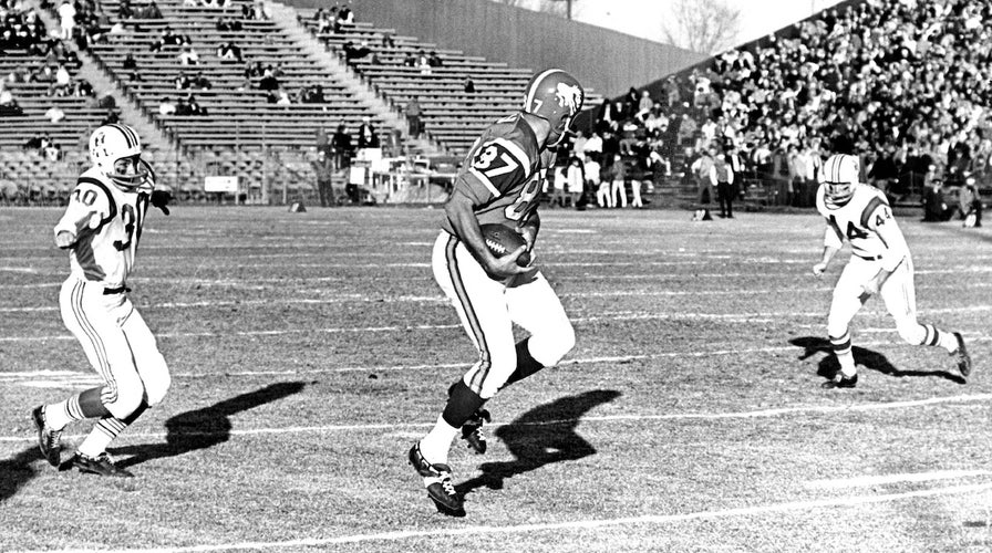 Record-breaking Broncos receiver Lionel Taylor dies at age 89 | Fox News