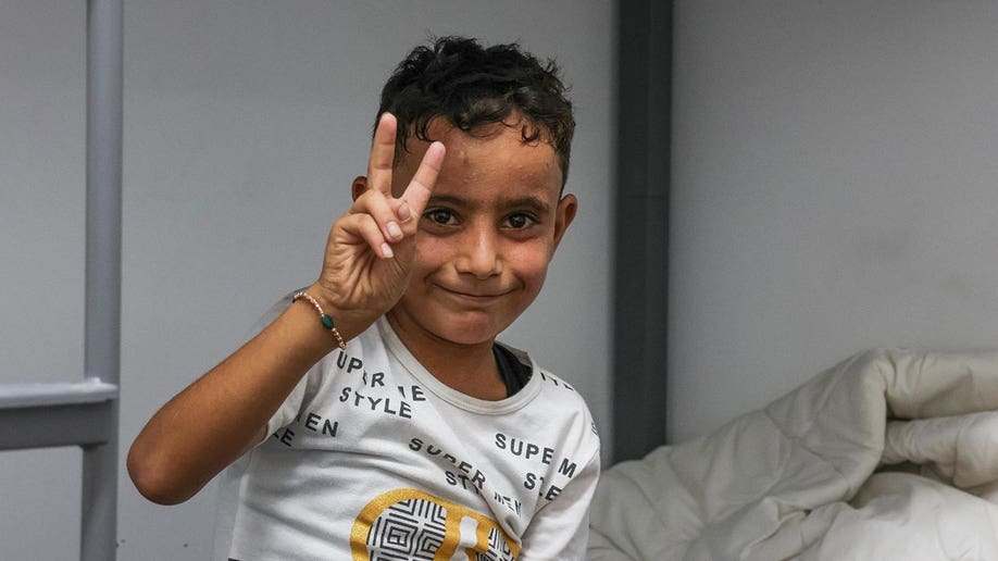 Abdul Rahim Muhammad Hamden showing a peace sign