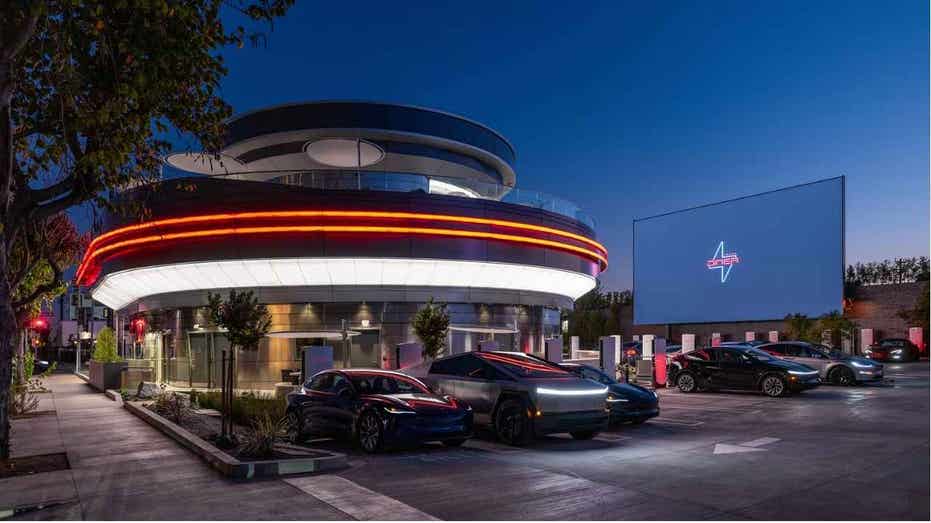Will Tesla’s diner trend catch on across the US?