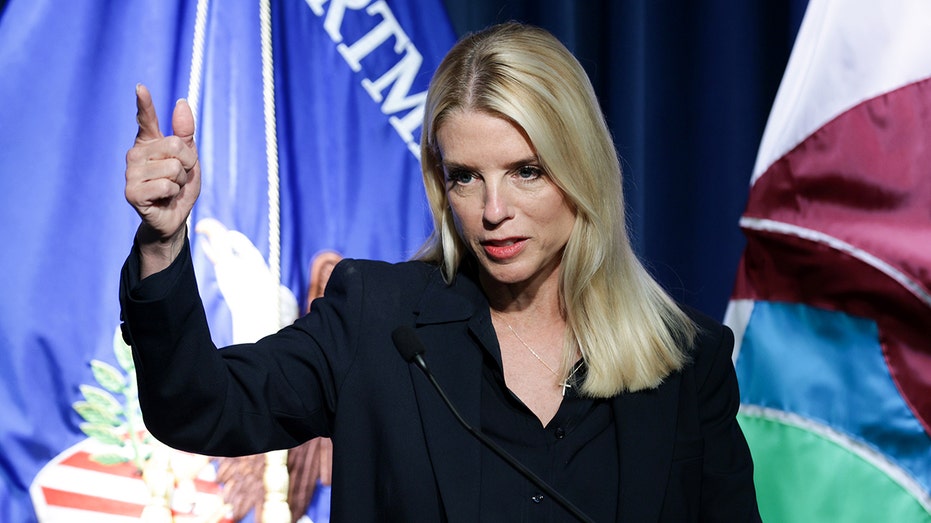 Bondi puts sanctuary cities nationwide on notice after DC police federal takeover