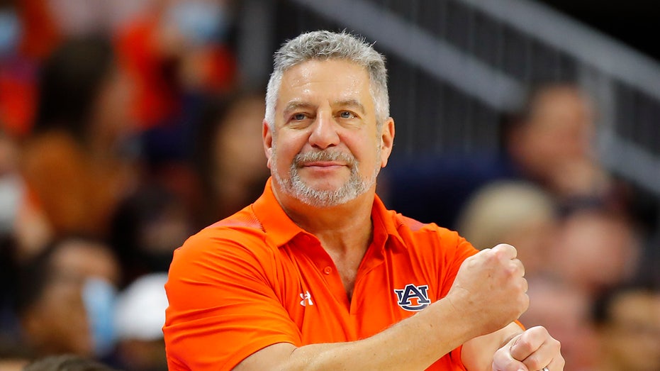 Auburn's Bruce Pearl rips Obama over policies as president, making 'everything ... black and white'