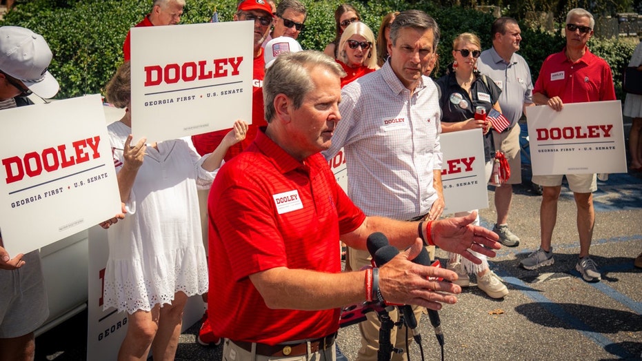 Gov. Brian Kemp endorses former football coach Derek Dooley outside Georgia stadium for 2026 US Senate bid