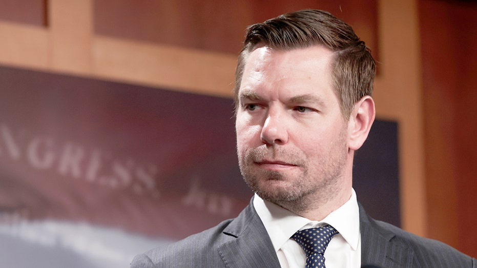 Eric Swalwell rejects Michelle Obama's 'when they go low, we go high' message, vows to 'bury' Republicans