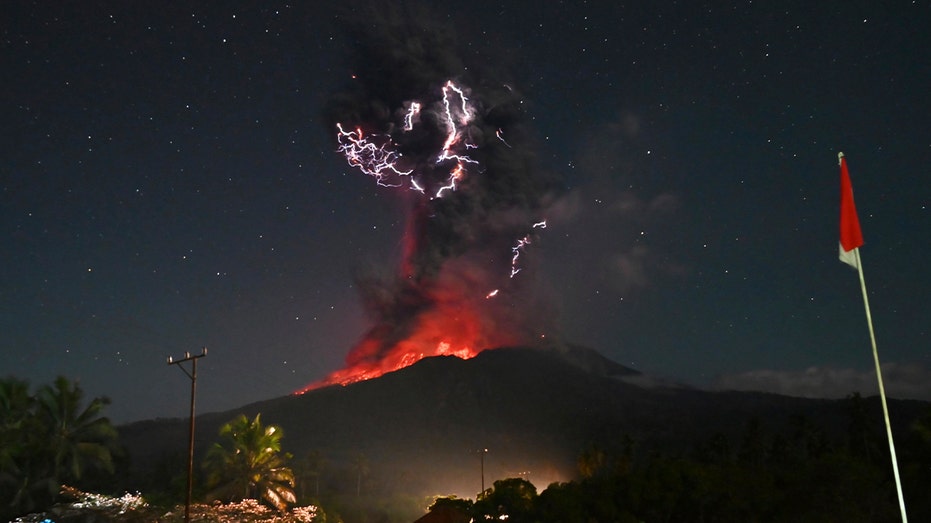 Indonesia's Mount Lewotobi Erupts Again, Raises Alert