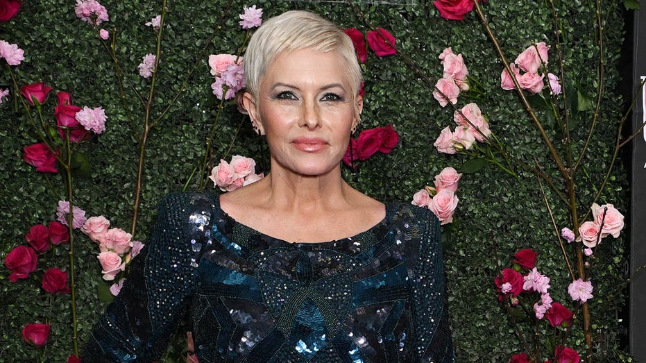 'Baywatch' star Nicole Eggert undergoes mastectomy surgery for stage 2 breast cancer treatment