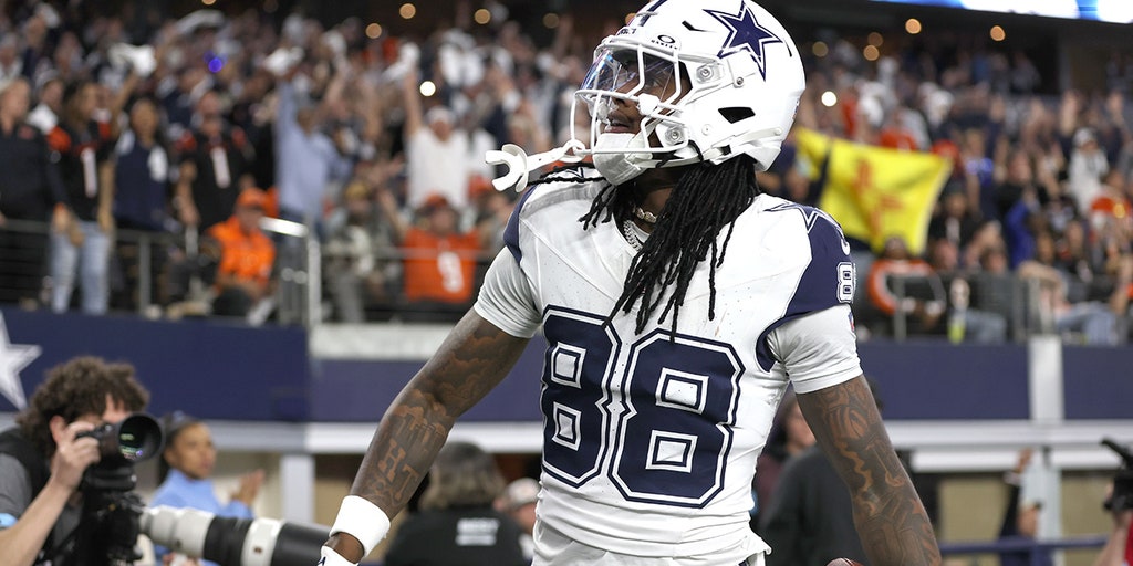 Cowboys' CeeDee Lamb says he plans to watch Eagles' Super Bowl victory celebration