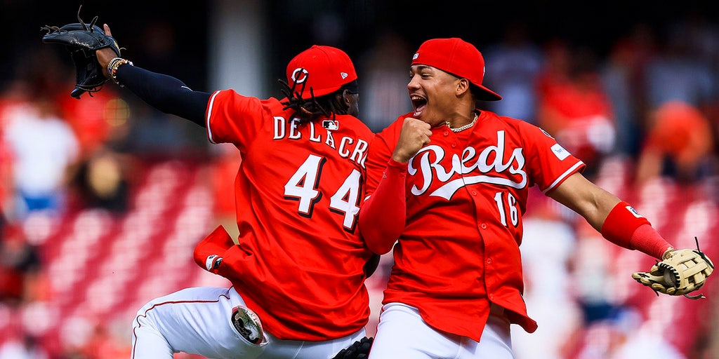 Noelvi Marte's ninth-inning grab preserves Reds playoff hopes