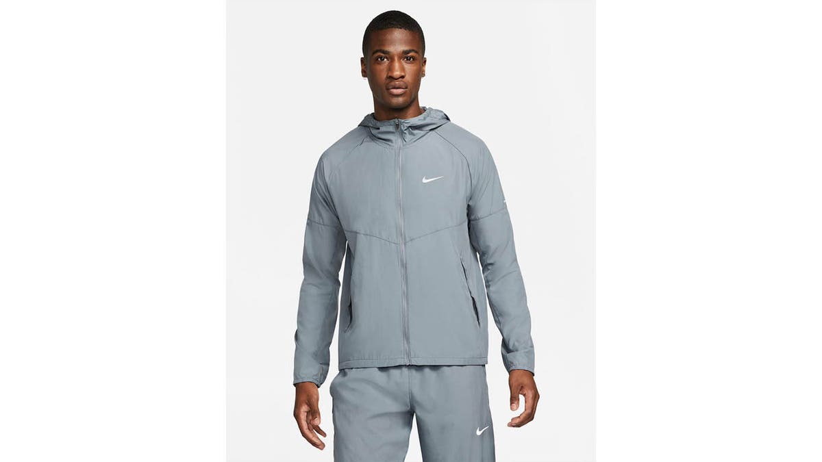 Stay dry during rainy running seasons.?