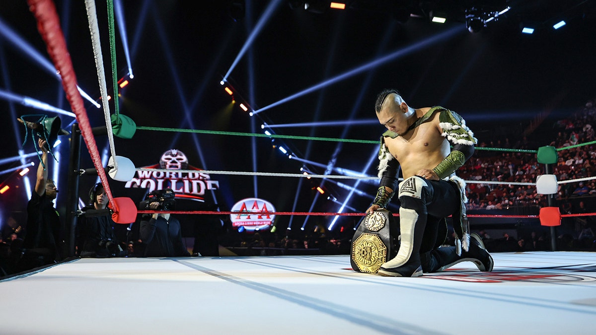 El Hijo del Vikingo in Worlds Collide