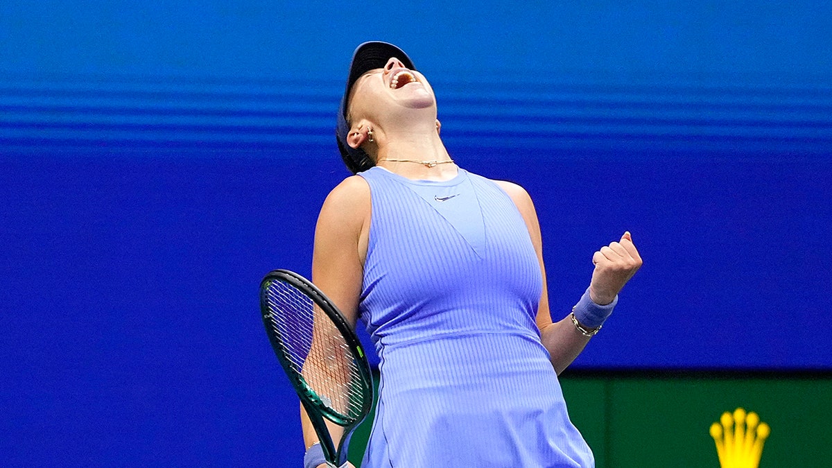 Amanda Anisimova reacts