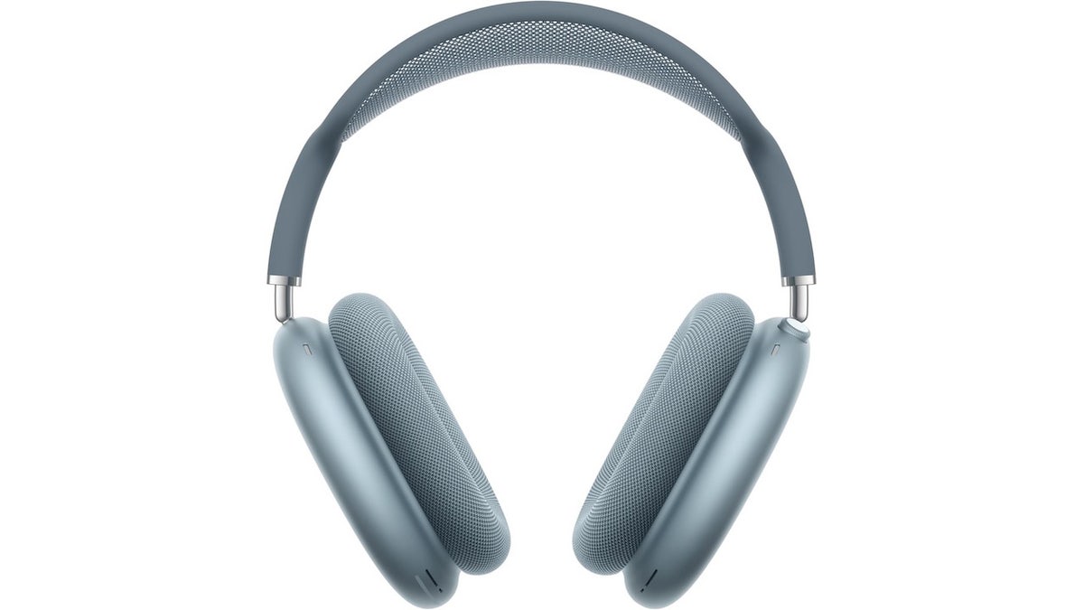 Apple makes an over-ear version of their AirPods. 