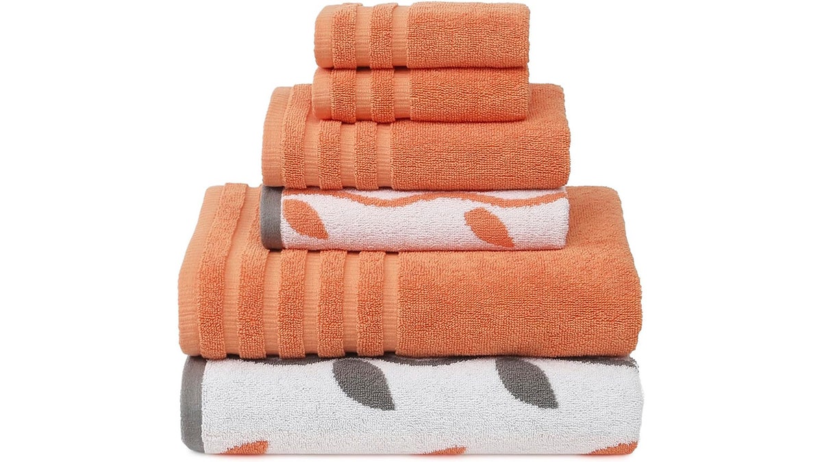 Switch out your towels for some fall-themed, cotton towels. 