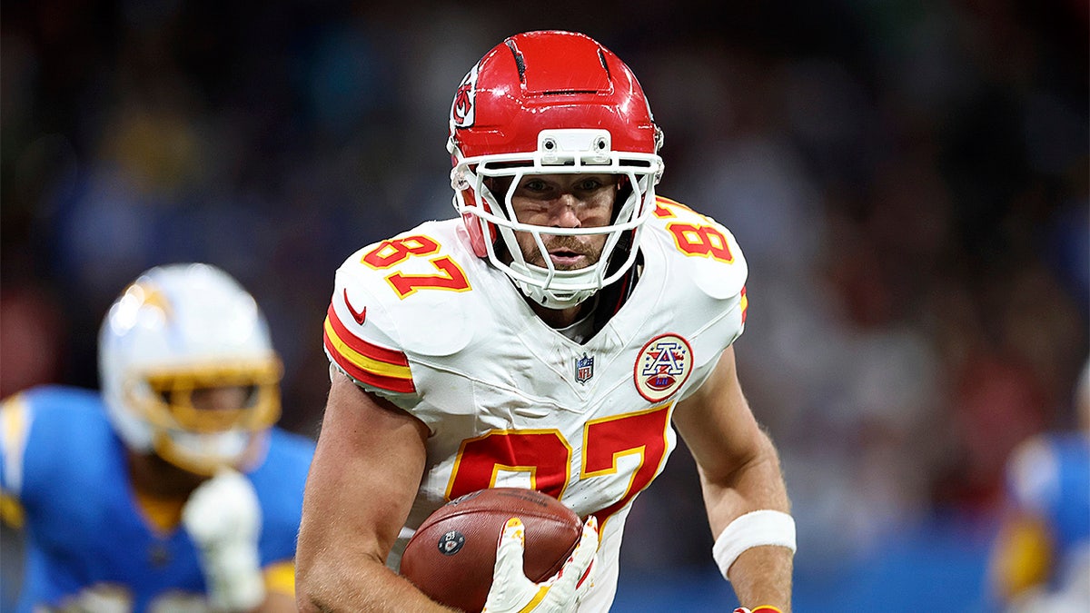 Travis Kelce in action