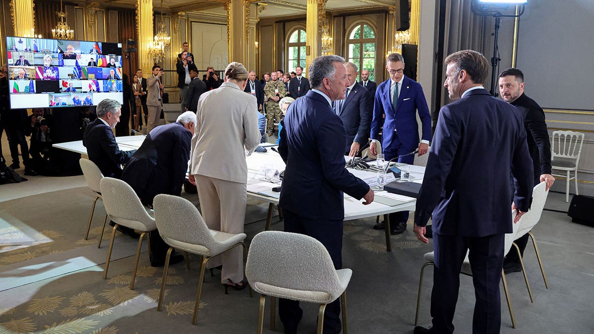 Leaders meet in Paris for Coalition of the Willing meeting