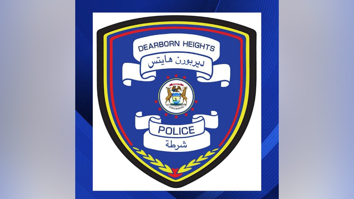 Dearborn Heights警察局用阿拉伯語補丁