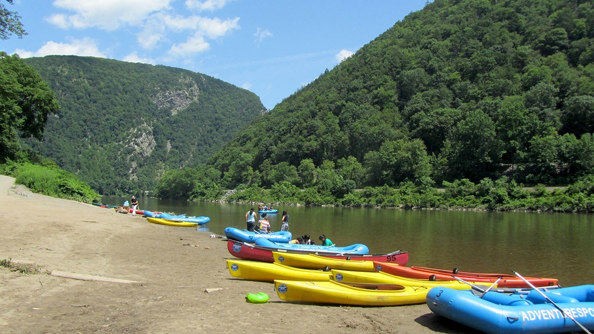 Man swimming across Pennsylvania river drowns near family picnic area  at george magazine
