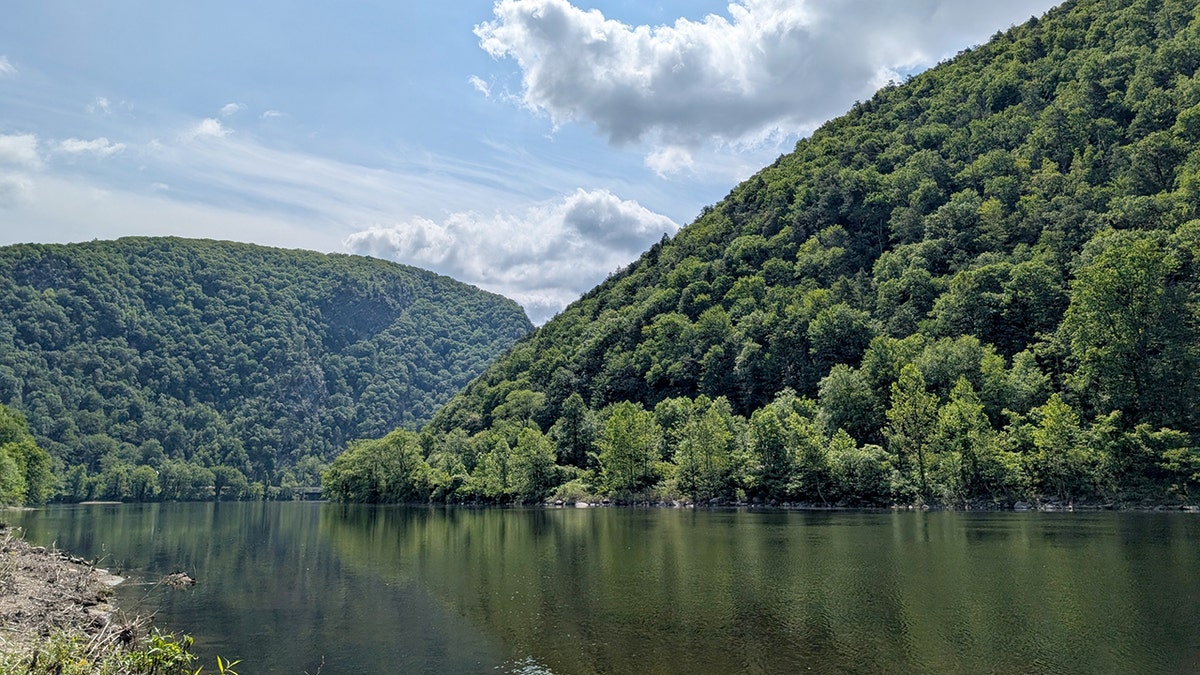 Delaware River flowing between two mountains