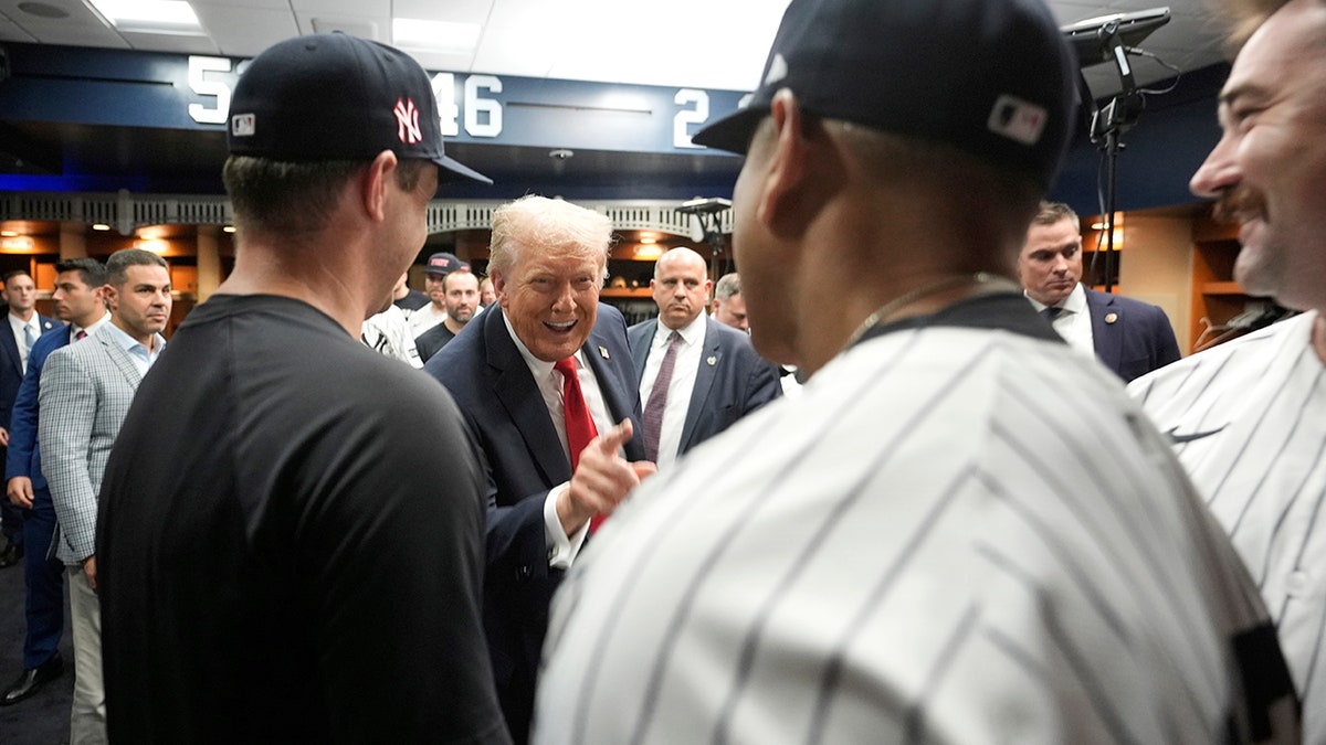 Donald Trump rozmawia z graczami Yankis