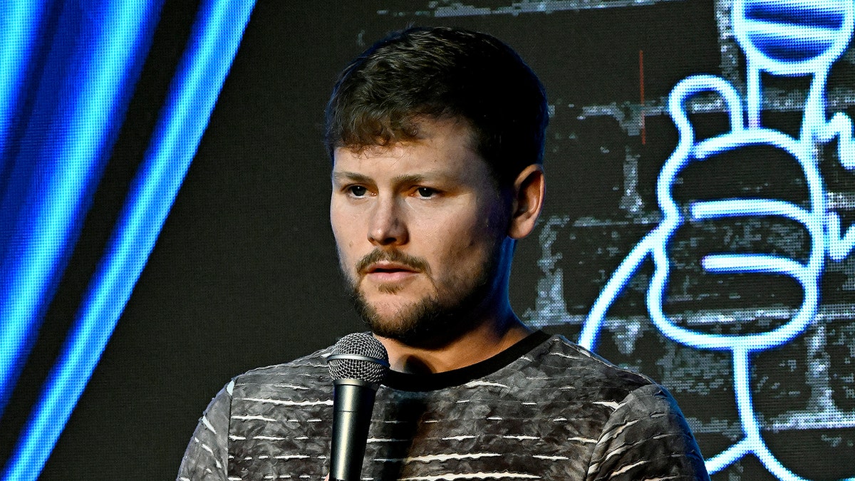 Drew Lynch